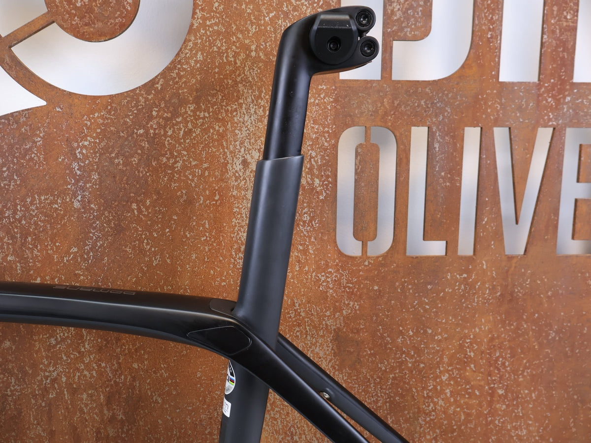 Rennradrahmen von Trek, Trek Domane SL 7 Rahmenset RH 56cm Carbon IsoSpeed / 2020 vor USEDBIKES-OB.DE Hintergrund