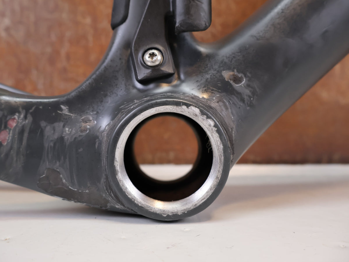 Rennradrahmen von Trek, Trek Domane SL 7 Rahmenset RH 56cm Carbon IsoSpeed / 2020 vor USEDBIKES-OB.DE Hintergrund