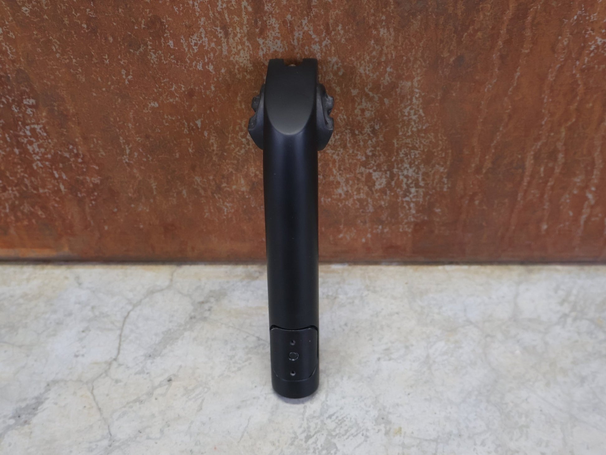 Sattelstütze von Trek, TREK DOMANE SL SATTELSTÜTZE 155MM / W588222 / SB 20MM vor USEDBIKES - OB.DE Hintergrund