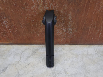 Sattelstütze von Trek, TREK DOMANE SL SATTELSTÜTZE 155MM / W588222 / SB 20MM vor USEDBIKES - OB.DE Hintergrund