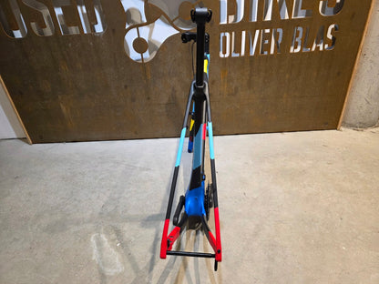Rennradrahmen von Trek, TREK DOMANE + SLR 9 RAHMENSET / 62CM vor USEDBIKES - OB.DE Hintergrund