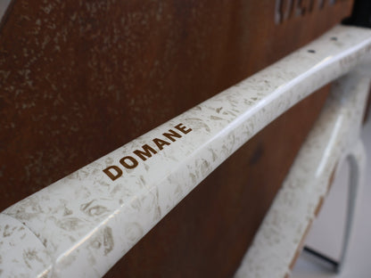 Rennradrahmen von Trek, TREK DOMANE SLR GEN 4 FRAMESET / ERA WHITE / 58 CM / 800 OCLV / 2400G vor USEDBIKES - OB.DE Hintergrund
