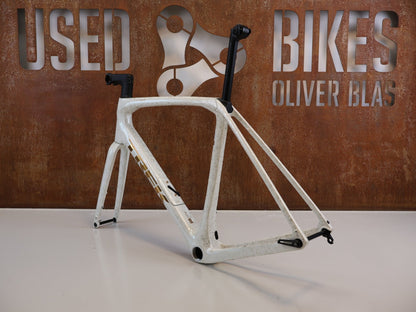 Rennradrahmen von Trek, TREK DOMANE SLR GEN 4 FRAMESET / ERA WHITE / 58 CM / 800 OCLV / 2400G vor USEDBIKES - OB.DE Hintergrund