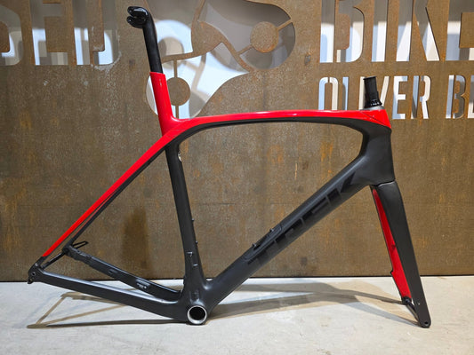 Rennradrahmen von Trek, TREK DOMANE SLR RAHMENSET 2020 - 21 / DISC / 58CM vor USEDBIKES - OB.DE Hintergrund