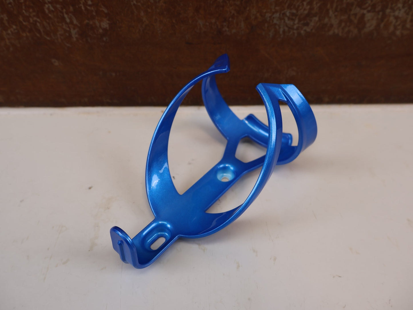 Trinkflaschen und Halter von Trek, TREK ELITE CAGE RECYCLED FLASCHENHALTER ALPINE BLUE vor USEDBIKES-OB.DE Hintergrund