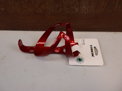 Trinkflaschen und Halter von Trek, TREK ELITE RECYCLED FLASCHENHALTER CRIMSON DARK RED vor USEDBIKES-OB.DE Hintergrund