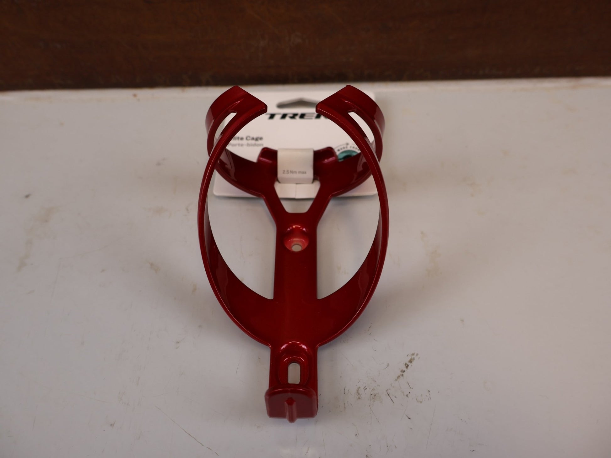 Trinkflaschen und Halter von Trek, TREK ELITE RECYCLED FLASCHENHALTER CRIMSON DARK RED vor USEDBIKES-OB.DE Hintergrund