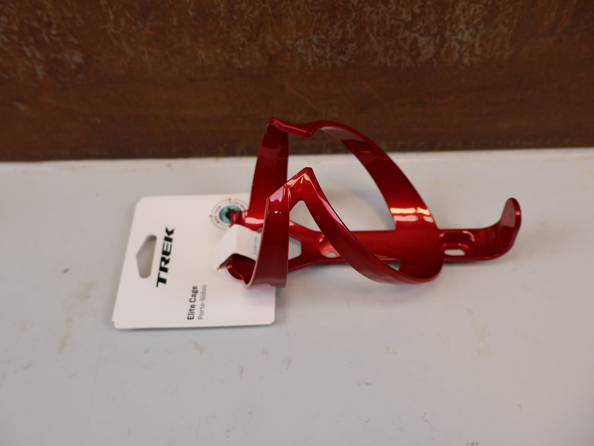 Trinkflaschen und Halter von Trek, TREK ELITE RECYCLED FLASCHENHALTER CRIMSON DARK RED vor USEDBIKES-OB.DE Hintergrund