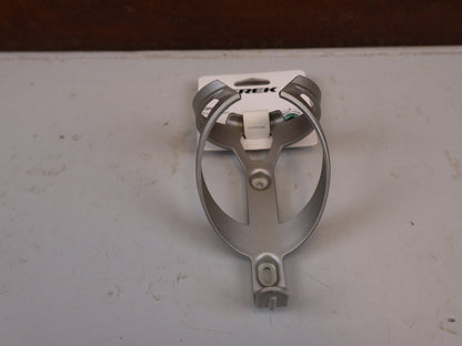 Trinkflaschen und Halter von Trek, TREK ELITE RECYCLED FLASCHENHALTER / LUNAR SILVER vor USEDBIKES-OB.DE Hintergrund