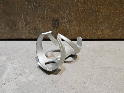Trinkflaschen und Halter von Trek, TREK ELITE RECYCLED FLASCHENHALTER / LUNAR SILVER vor USEDBIKES - OB.DE Hintergrund
