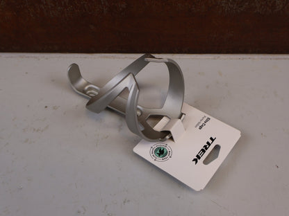 Trinkflaschen und Halter von Trek, TREK ELITE RECYCLED FLASCHENHALTER / LUNAR SILVER vor USEDBIKES-OB.DE Hintergrund