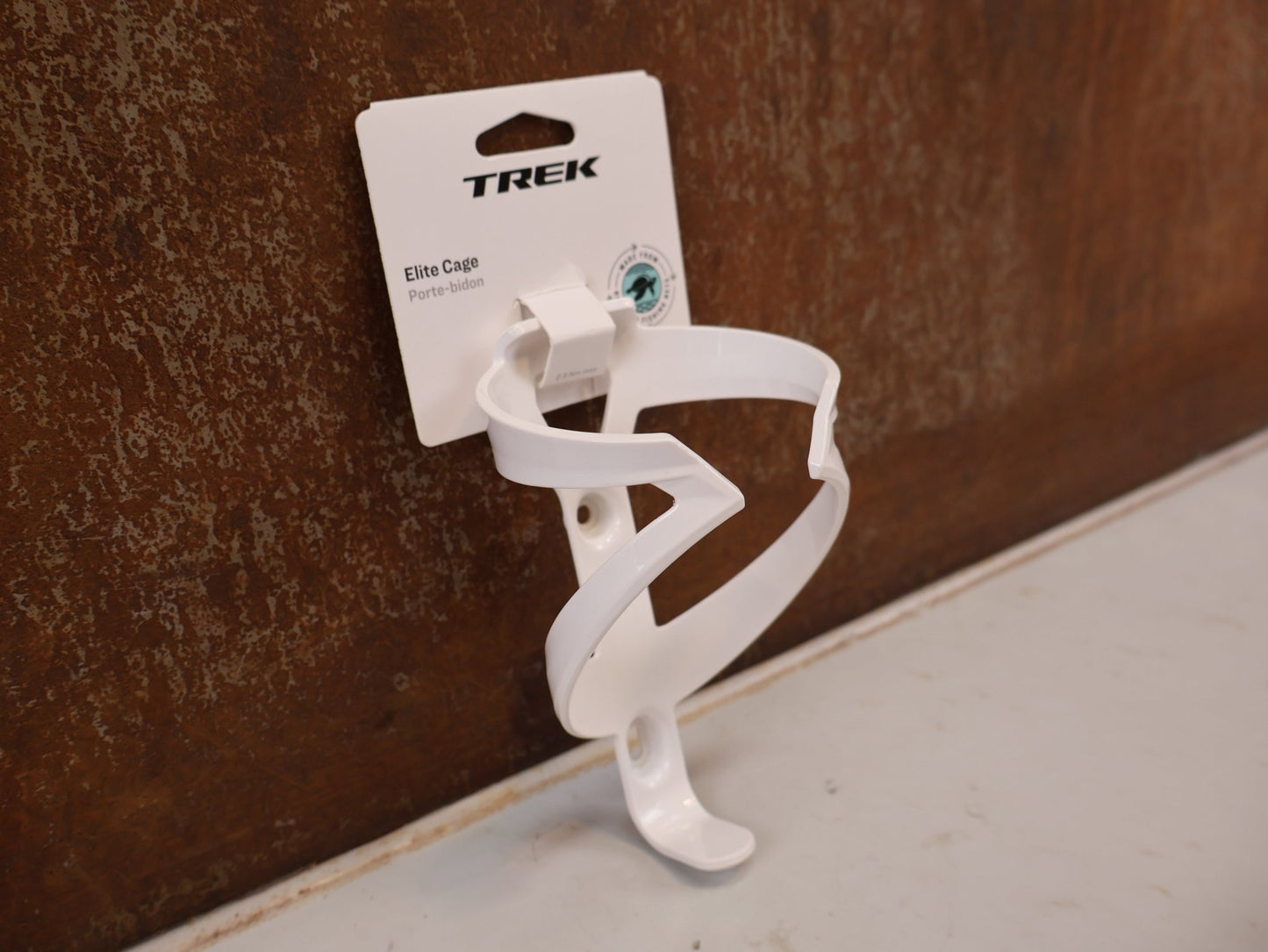 Trinkflaschen und Halter von Trek, TREK ELITE RECYCLED FLASCHENHALTER / OCEAN RECYCLED PLASTIC / 38 G / WHITE vor USEDBIKES-OB.DE Hintergrund