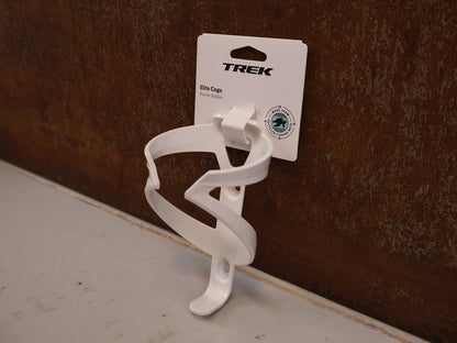 Trinkflaschen und Halter von Trek, TREK ELITE RECYCLED FLASCHENHALTER / OCEAN RECYCLED PLASTIC / 38 G / WHITE vor USEDBIKES-OB.DE Hintergrund