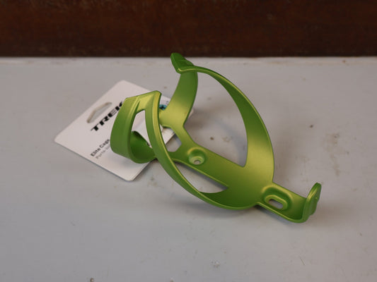 Trinkflaschen und Halter von Trek, TREK ELITE RECYCLED FLASCHENHALTER POWER SURGE MATT / GRÜN vor USEDBIKES-OB.DE Hintergrund