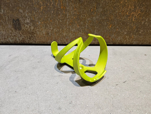 Trinkflaschen und Halter von Trek, TREK ELITE RECYCLED FLASCHENHALTER / POWER SURGE vor USEDBIKES - OB.DE Hintergrund