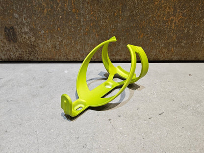 Trinkflaschen und Halter von Trek, TREK ELITE RECYCLED FLASCHENHALTER / POWER SURGE vor USEDBIKES - OB.DE Hintergrund