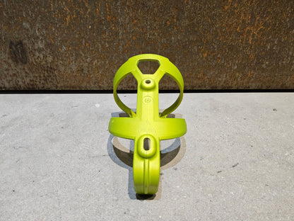 Trinkflaschen und Halter von Trek, TREK ELITE RECYCLED FLASCHENHALTER / POWER SURGE vor USEDBIKES - OB.DE Hintergrund