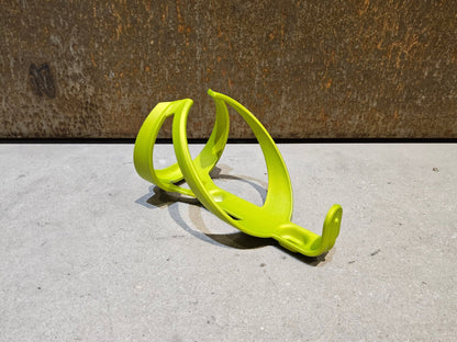Trinkflaschen und Halter von Trek, TREK ELITE RECYCLED FLASCHENHALTER / POWER SURGE vor USEDBIKES - OB.DE Hintergrund