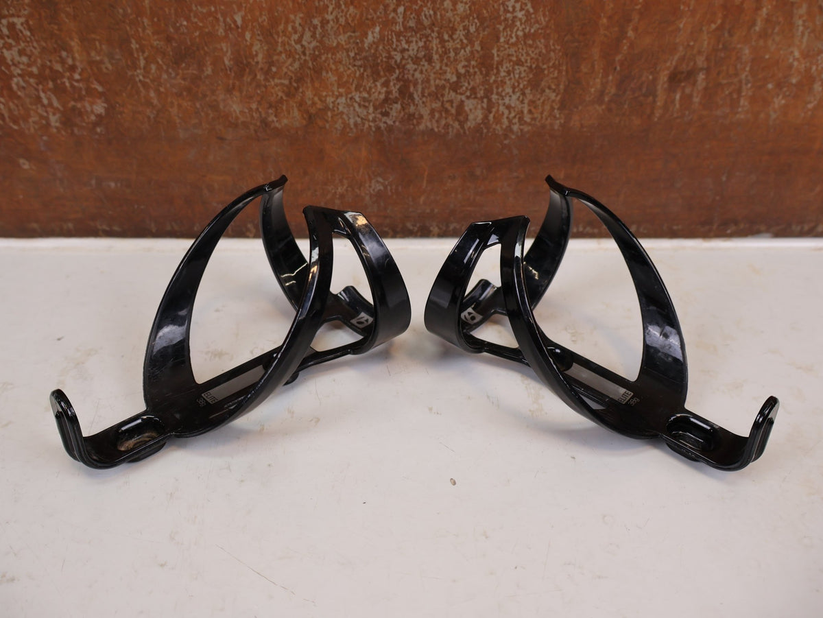 Trinkflaschen und Halter von Bontrager, Trek Elite Recycled Flaschenhalter Set 2er Pack a 38g vor USEDBIKES-OB.DE Hintergrund