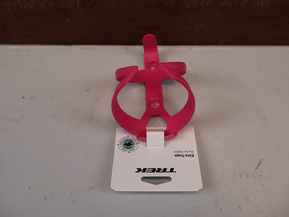 Trinkflaschen und Halter von Trek, TREK ELITE RECYCLED FLASCHENHALTER VICE PINK MATT vor USEDBIKES-OB.DE Hintergrund