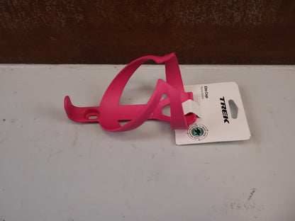 Trinkflaschen und Halter von Trek, TREK ELITE RECYCLED FLASCHENHALTER VICE PINK MATT vor USEDBIKES-OB.DE Hintergrund
