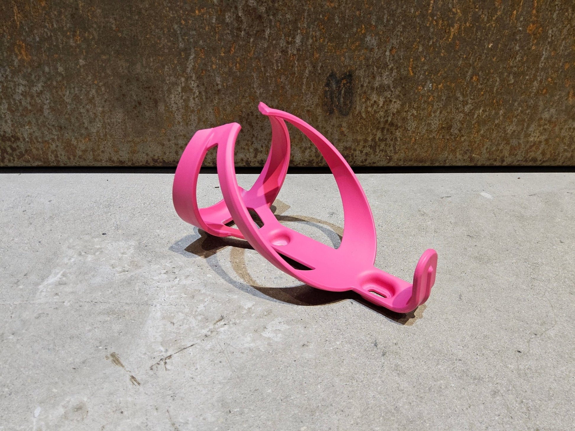 Trinkflaschen und Halter von Trek, TREK ELITE RECYCLED FLASCHENHALTER / VICE PINK vor USEDBIKES - OB.DE Hintergrund