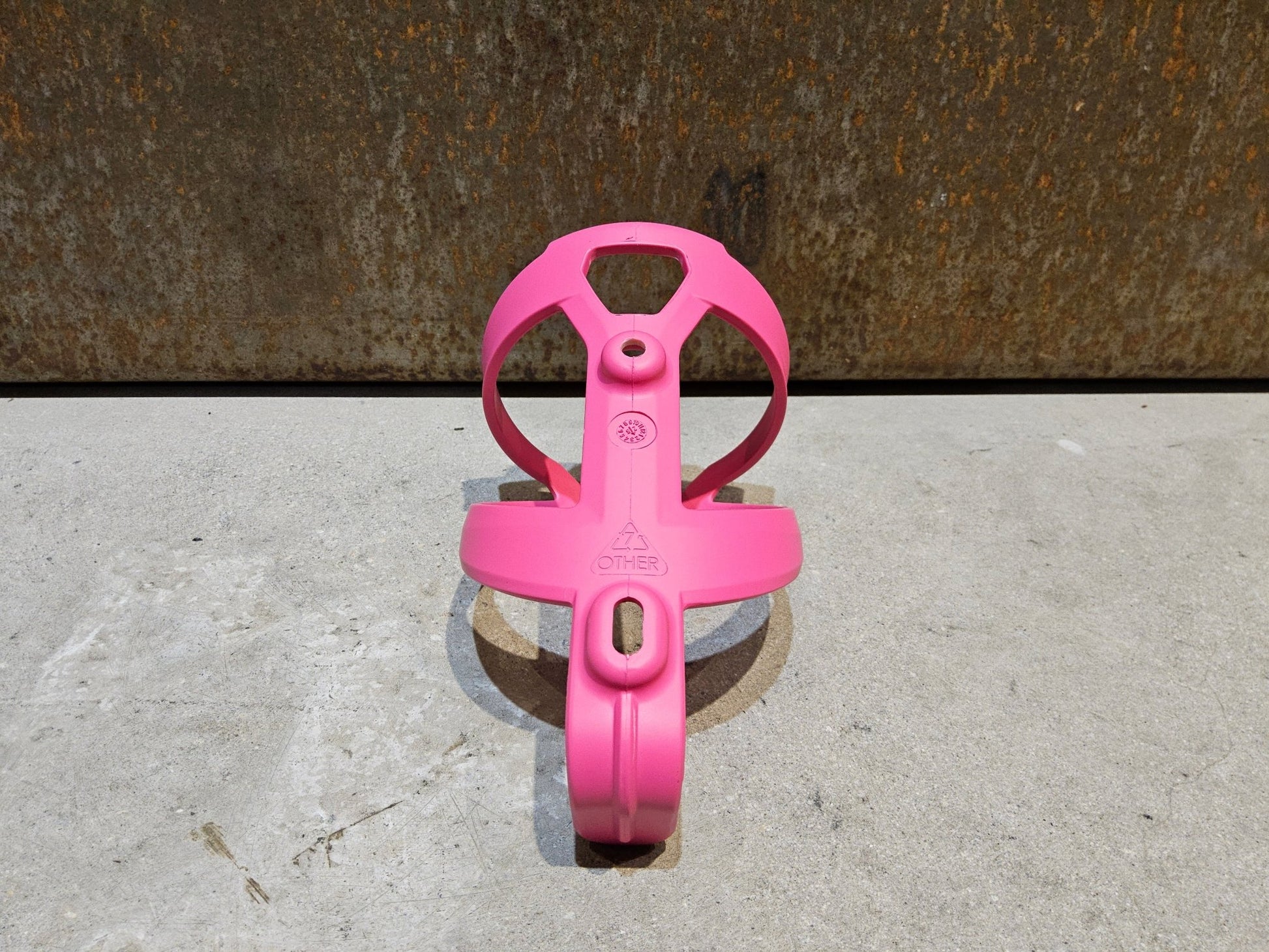 Trinkflaschen und Halter von Trek, TREK ELITE RECYCLED FLASCHENHALTER / VICE PINK vor USEDBIKES - OB.DE Hintergrund