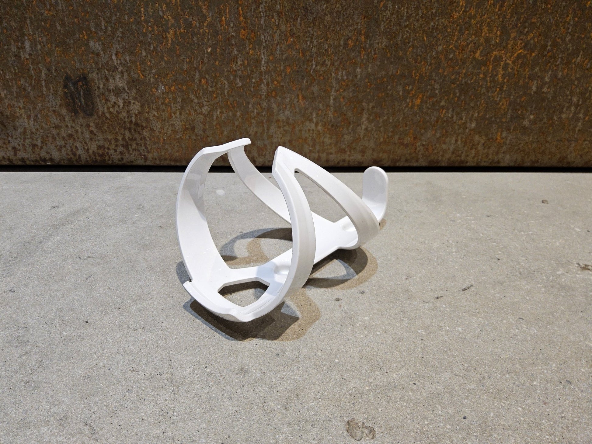 Trinkflaschen und Halter von Trek, TREK ELITE RECYCLED FLASCHENHALTER / WHITE vor USEDBIKES - OB.DE Hintergrund