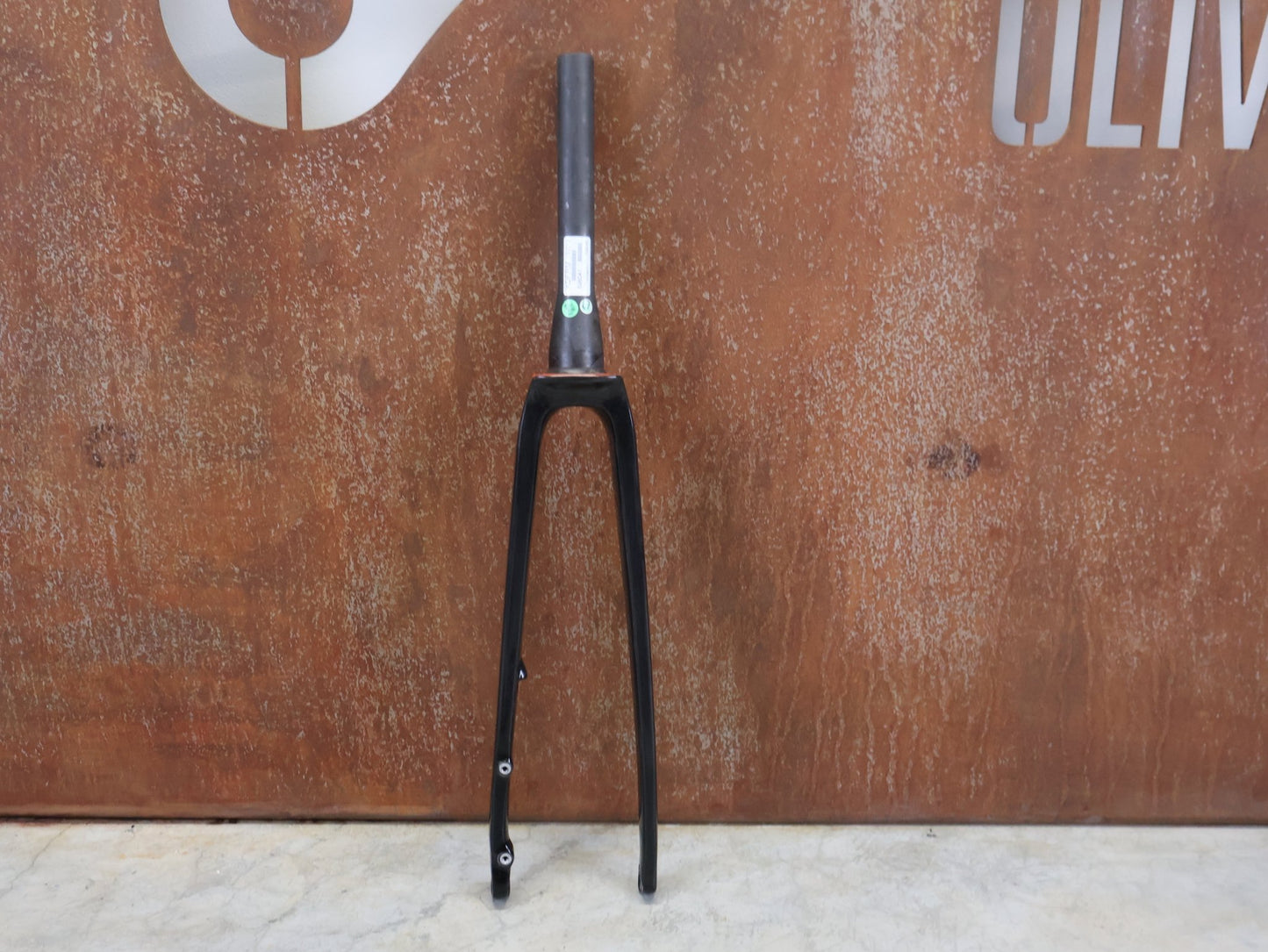 Federgabel, Gabel & Dämpfer von Trek, TREK EMONDA SL GABEL / FACTORY ORANGE vor USEDBIKES - OB.DE Hintergrund