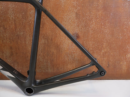 Rennradrahmen von Trek, TREK EMONDA SLR CARBON RAHMENSET MATTE ONYX / 56 vor USEDBIKES-OB.DE Hintergrund