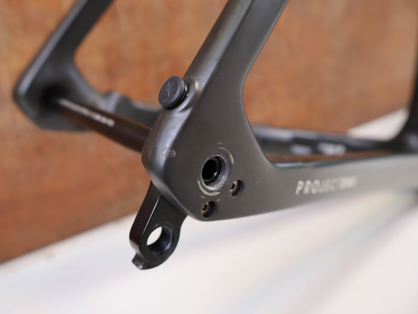Rennradrahmen von Trek, TREK EMONDA SLR CARBON RAHMENSET MATTE ONYX / 56 vor USEDBIKES-OB.DE Hintergrund