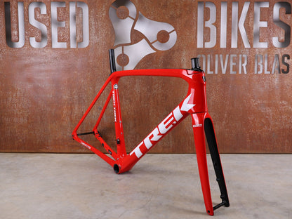 Rennradrahmen von Trek, TREK EMONDA SLR RAHMENSET / LIDL - TREK TEAM / DISC / 58CM vor USEDBIKES - OB.DE Hintergrund