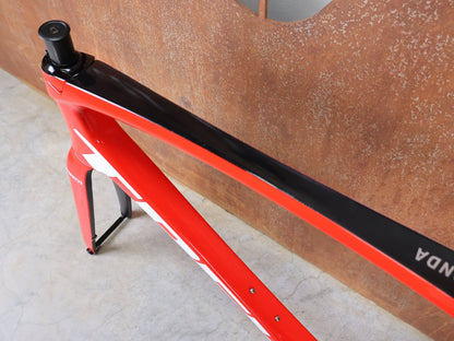 Rennradrahmen von Trek, TREK EMONDA SLR RAHMENSET / LIDL - TREK TEAM / DISC / 58CM vor USEDBIKES - OB.DE Hintergrund