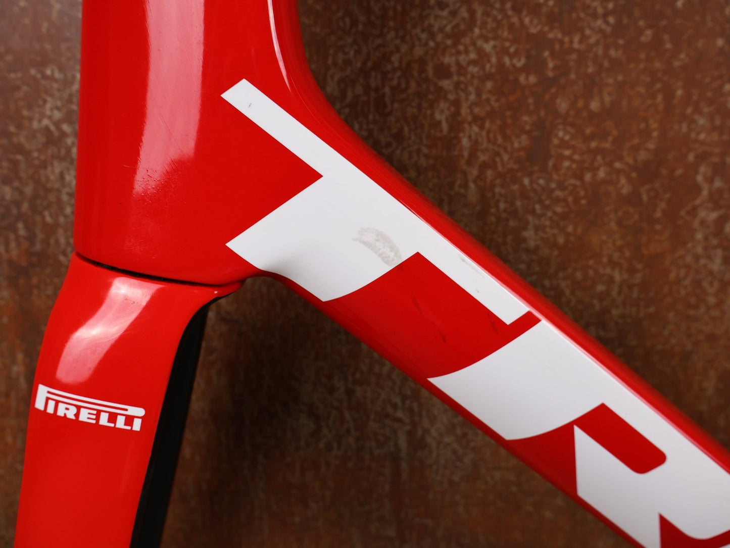 Rennradrahmen von Trek, TREK EMONDA SLR RAHMENSET / LIDL - TREK TEAM / DISC / 60CM vor USEDBIKES - OB.DE Hintergrund