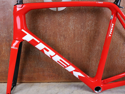 Rennradrahmen von Trek, TREK EMONDA SLR RAHMENSET / LIDL - TREK TEAM / DISC / 60CM vor USEDBIKES - OB.DE Hintergrund