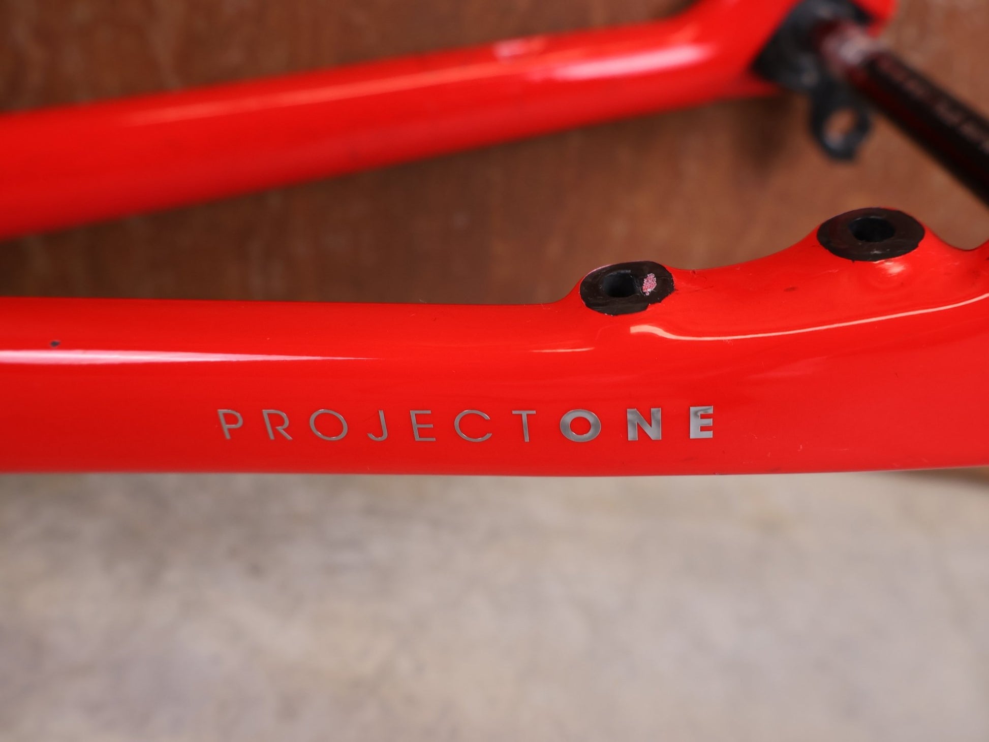 Rennradrahmen von Trek, TREK EMONDA SLR RAHMENSET / LIDL - TREK TEAM / DISC / 60CM vor USEDBIKES - OB.DE Hintergrund