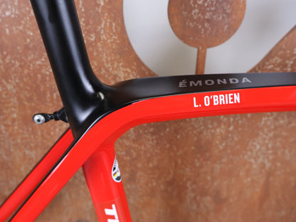 Rennradrahmen von Trek, TREK EMONDA SLR RAHMENSET / LIDL - TREK TEAM / DISC / 60CM vor USEDBIKES - OB.DE Hintergrund