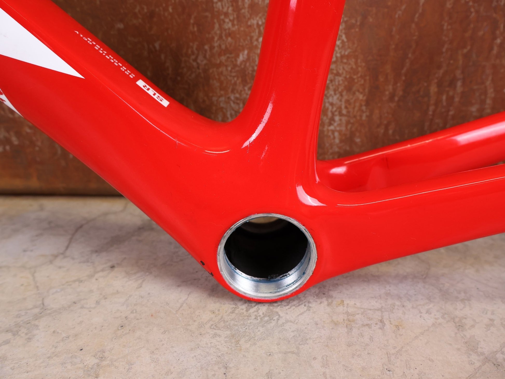 Rennradrahmen von Trek, TREK EMONDA SLR RAHMENSET / LIDL - TREK TEAM / DISC / 60CM vor USEDBIKES - OB.DE Hintergrund