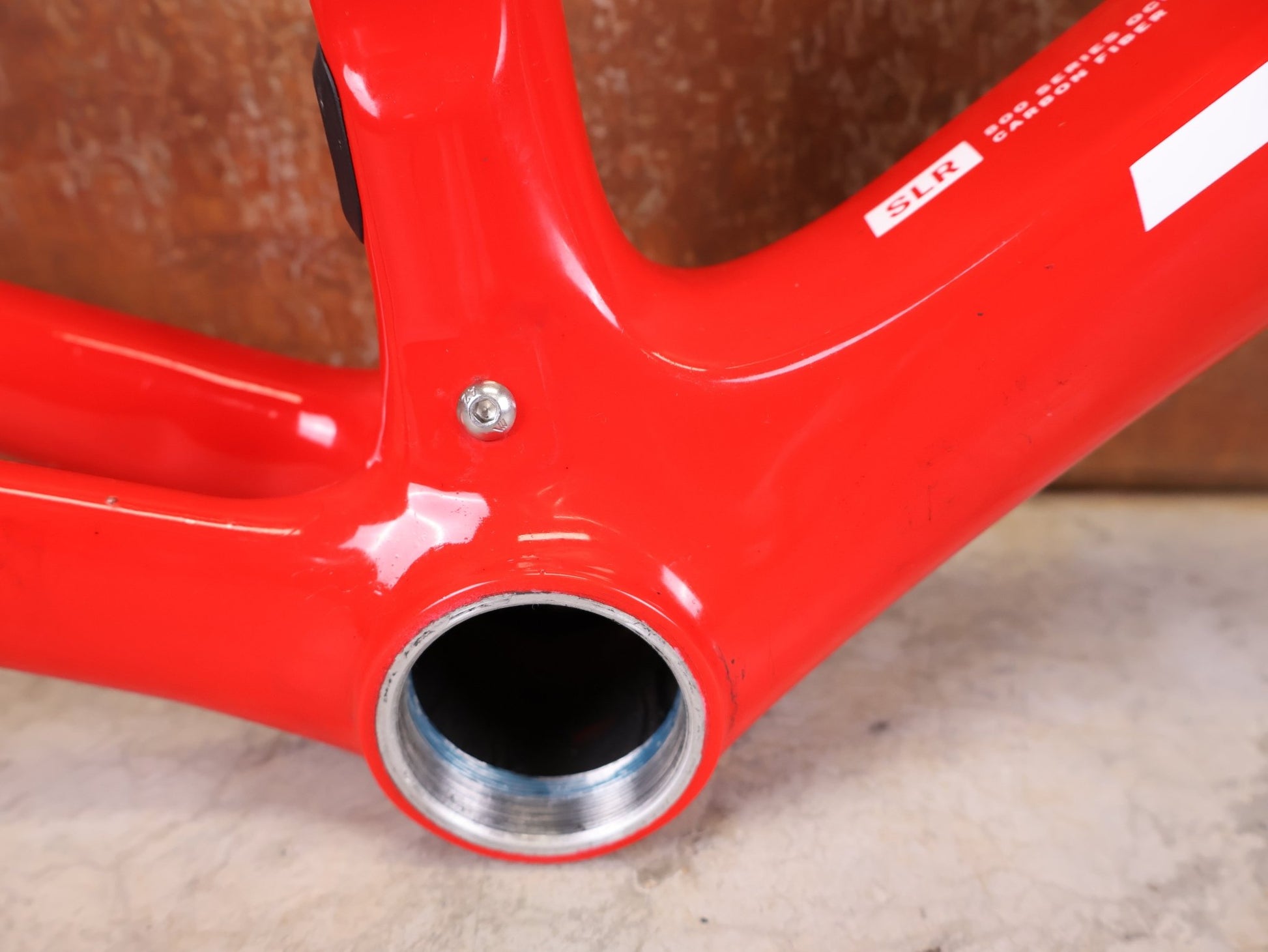 Rennradrahmen von Trek, TREK EMONDA SLR RAHMENSET / LIDL - TREK TEAM / DISC / 60CM vor USEDBIKES - OB.DE Hintergrund