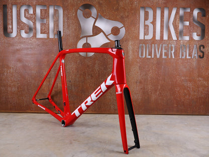 Rennradrahmen von Trek, TREK EMONDA SLR RAHMENSET / LIDL - TREK TEAM / DISC / 60CM vor USEDBIKES - OB.DE Hintergrund