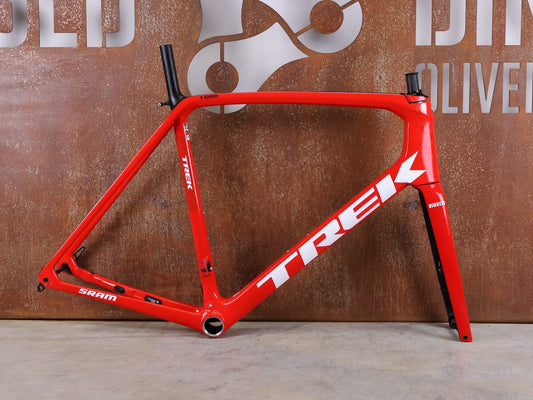 Rennradrahmen von Trek, TREK EMONDA SLR RAHMENSET / LIDL - TREK TEAM / DISC / 62CM vor USEDBIKES - OB.DE Hintergrund