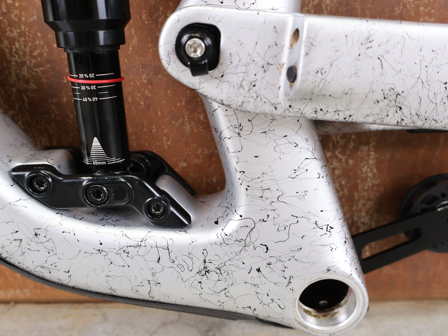 Mountainbikerahmen von Trek, TREK FACTORY RACING SLASH C GEN 6 TEAM FRAMESET / M vor USEDBIKES - OB.DE Hintergrund