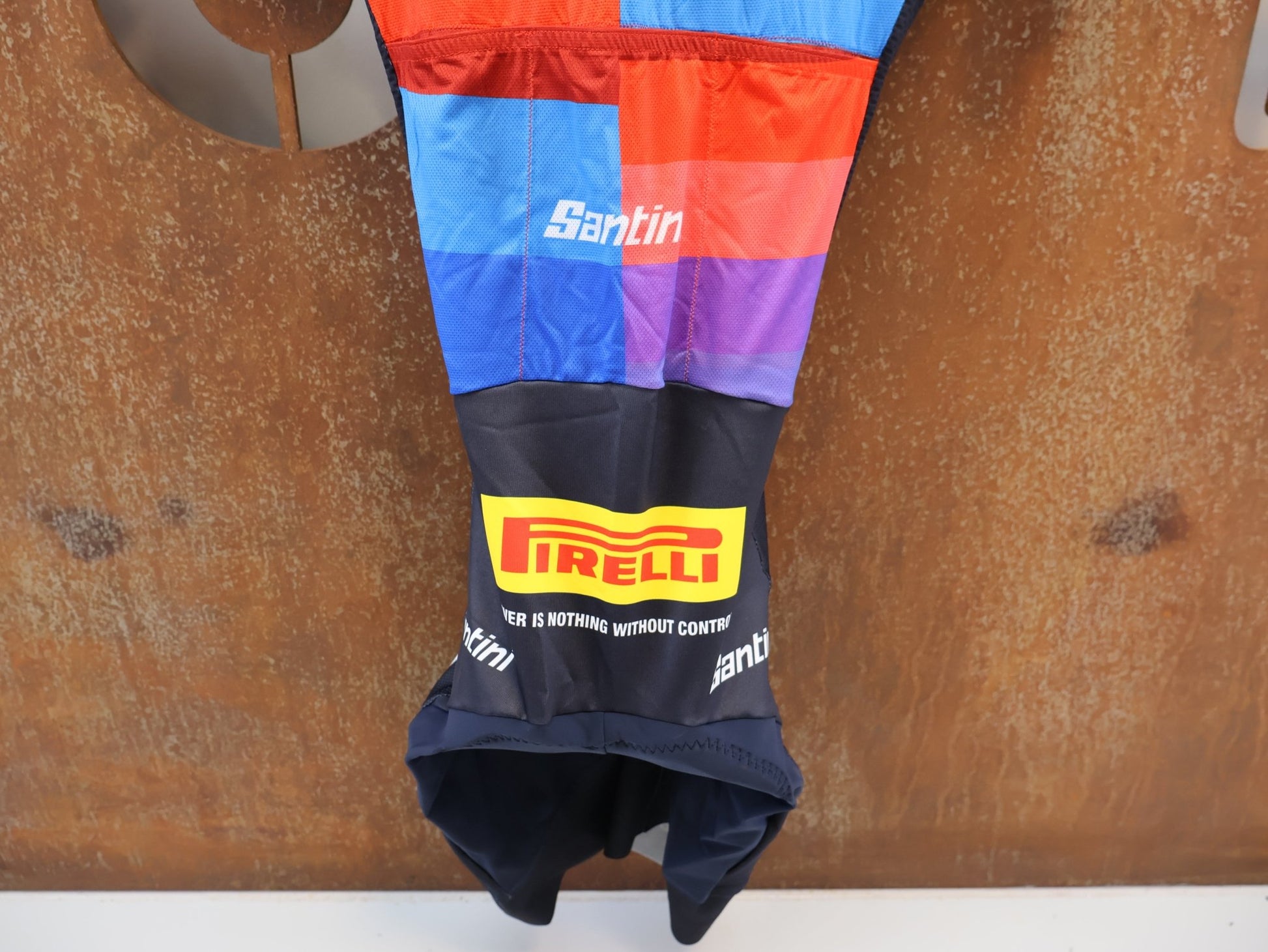 Damenbekleidung - TFR von Santini, TREK FACTORY RACING XC / PLUME ROAD SUIT / EVIE RICHARDS EDITION EX. WORLDCHAMP / GR. S vor USEDBIKES-OB.DE Hintergrund