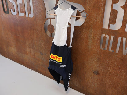 Damenbekleidung - TFR von Santini, TREK FACTORY RACING XC RACE BIBSHORT / TRÄGERHOSE / DAMEN vor USEDBIKES-OB.DE Hintergrund