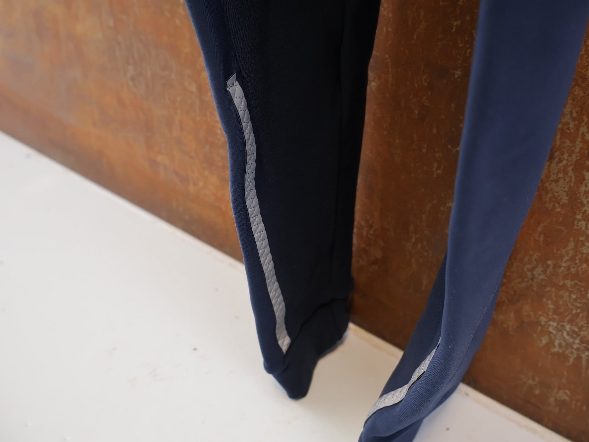 Herrenbekleidung - TFR von Santini, TREK FACTORY RACING XC THERMAL BIBTIGHT / LANGE TRÄGERHOSE / HERREN vor USEDBIKES-OB.DE Hintergrund