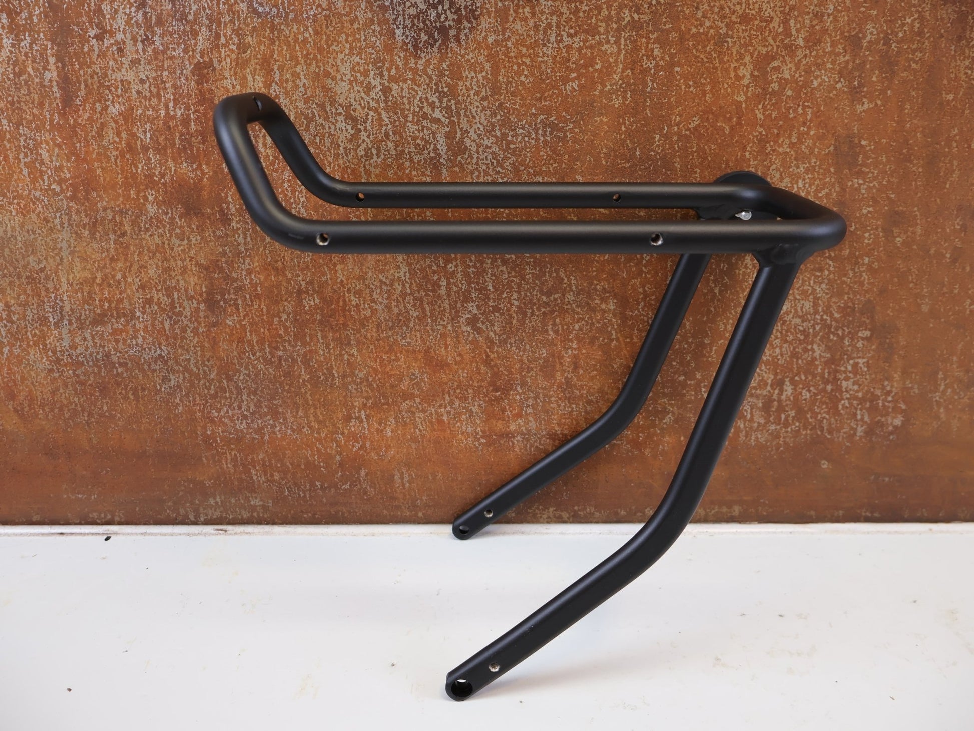 Schutzbleche, Gepäckträger & Körbe von Trek, TREK FETCH+ 2 FRONTPACKTASCHEN FRONTGEPÄCKTRÄGER KIT vor USEDBIKES-OB.DE Hintergrund