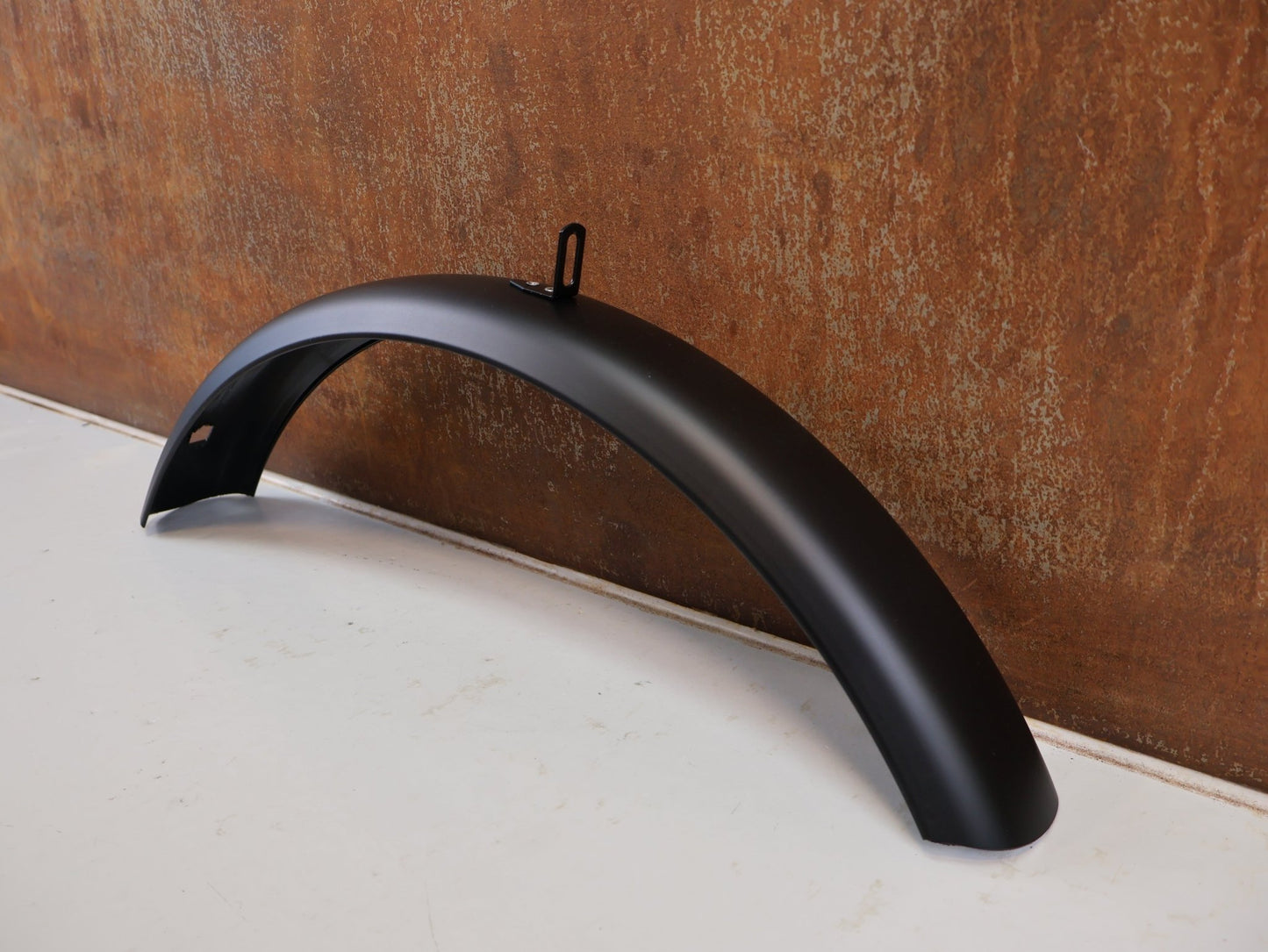 Schutzbleche, Gepäckträger & Körbe von Trek, TREK FETCH+ 2 SCHUTZBLECHSET 20 ZOLL SCHWARZ vor USEDBIKES-OB.DE Hintergrund