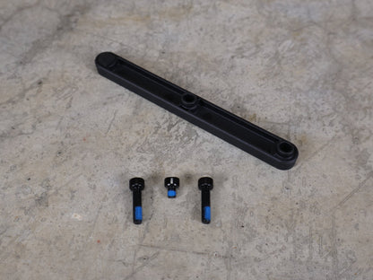 Trinkflaschen und Halter von Trek, TREK FLASCHENHALTER ADAPTER / 65 MM VERSETZUNG – INKL. HARDWARE – W5271627 vor USEDBIKES - OB.DE Hintergrund