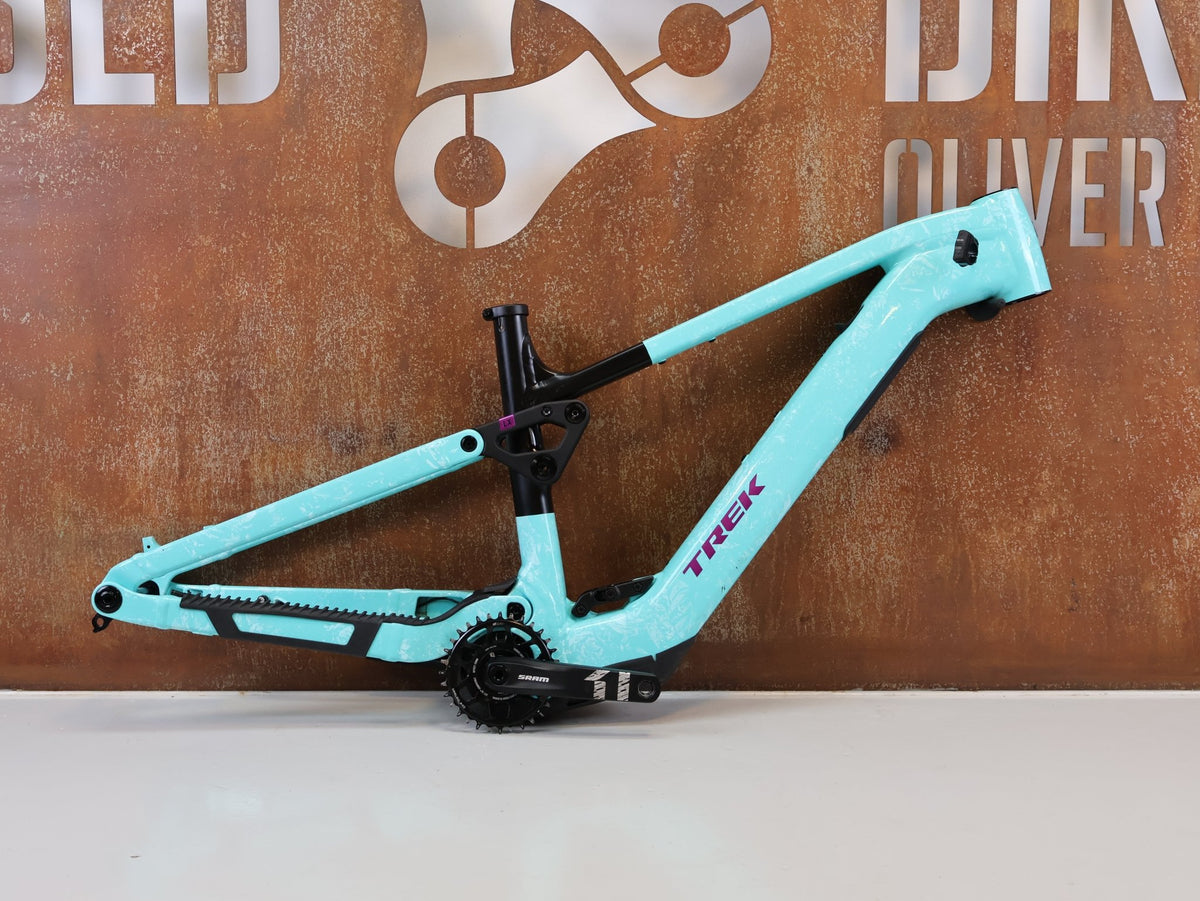 Mountainbikerahmen von Trek, Trek Fuel+ LX 5 Gen 2 Rahmen TQ 580Wh Unbroken / L vor USEDBIKES-OB.DE Hintergrund