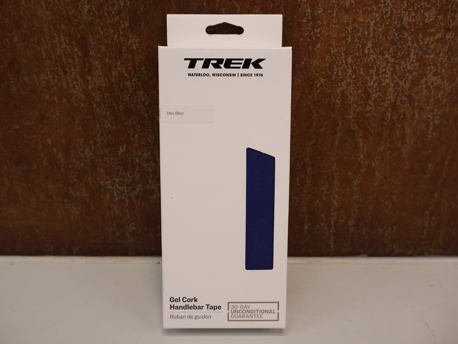 Griffe und Lenkerbänder von Trek, TREK GEL CORK LENKERBAND / HEX BLUE / 2,9 MM / VIBRATIONSDÄMPFEND / 5326694 vor USEDBIKES - OB.DE Hintergrund